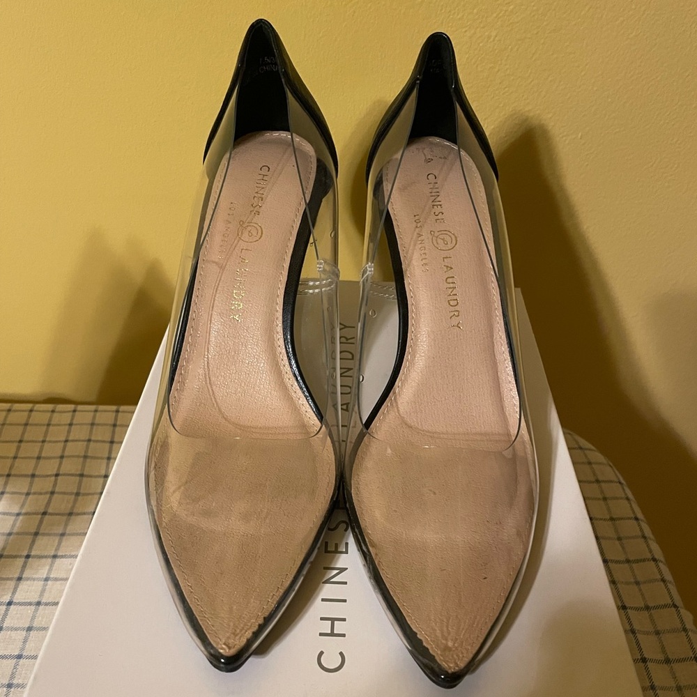 Vinyl pump size 7.5 almost new